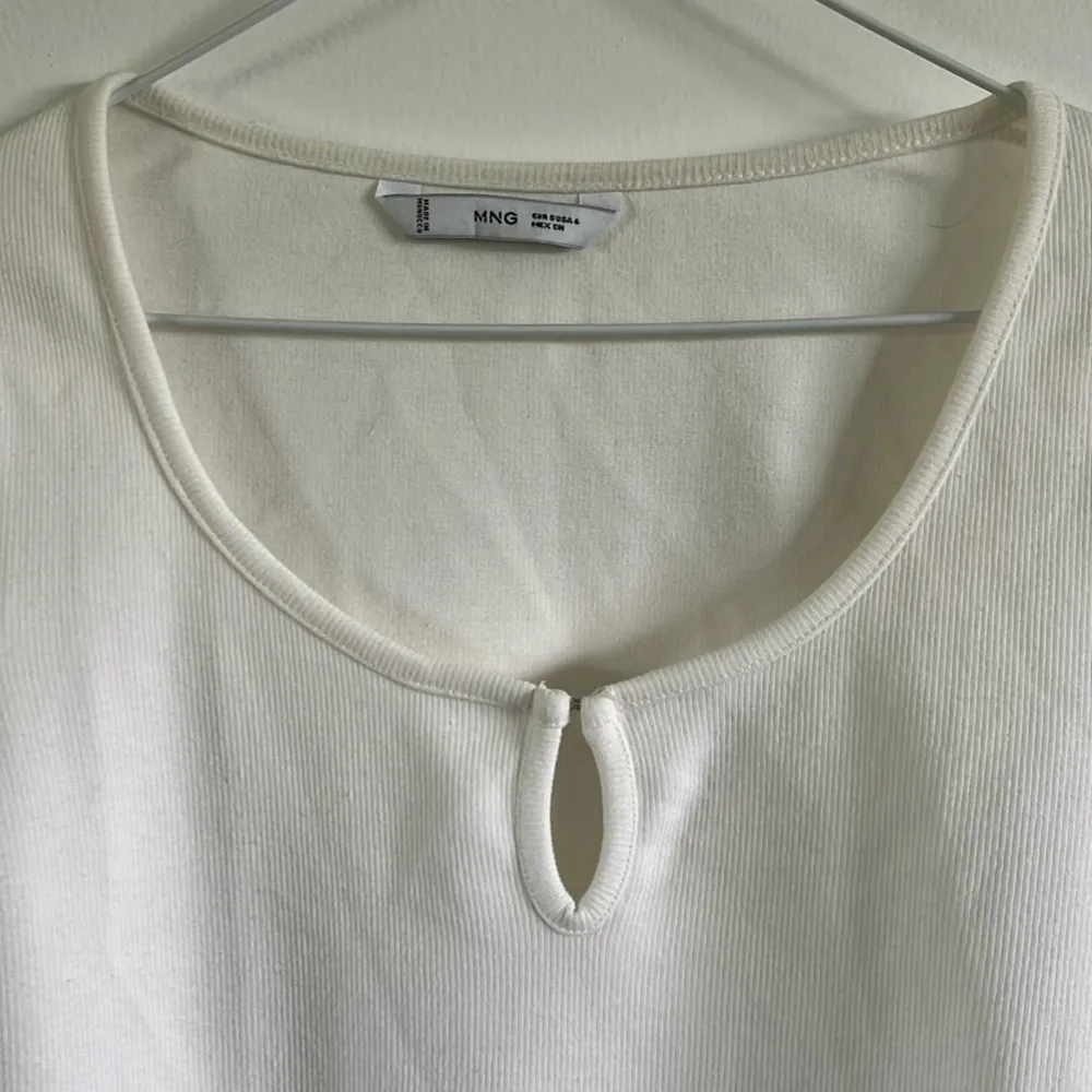 Mango  white Fitted V-neck Cut Out Ribbed Top - Image 3