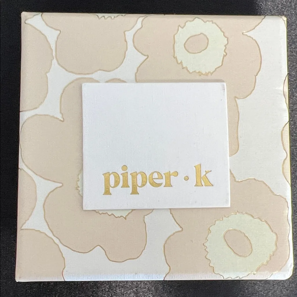 Piper K | Floral Hoop Earrings ✨ - Image 2