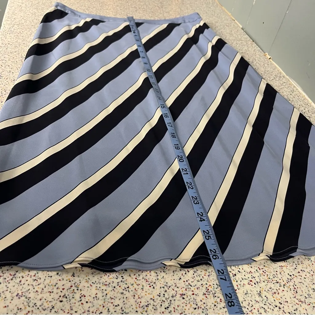 Banana Republic 100% Silk Striped Blue Black A-Line Skirt Women’s Size 8 - Image 5