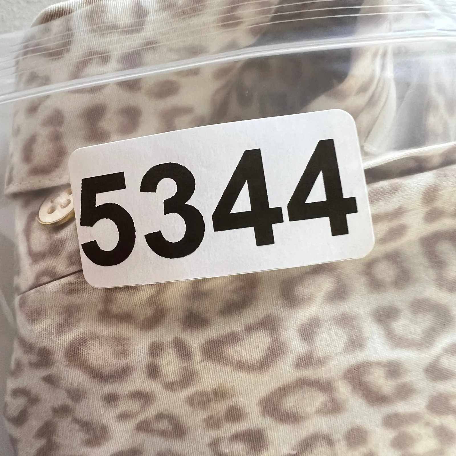 Chico's Leopard Print No-Iron Button Shirt Size 2 Beige Animal Print 3/4‎ Sleeve - Image 11