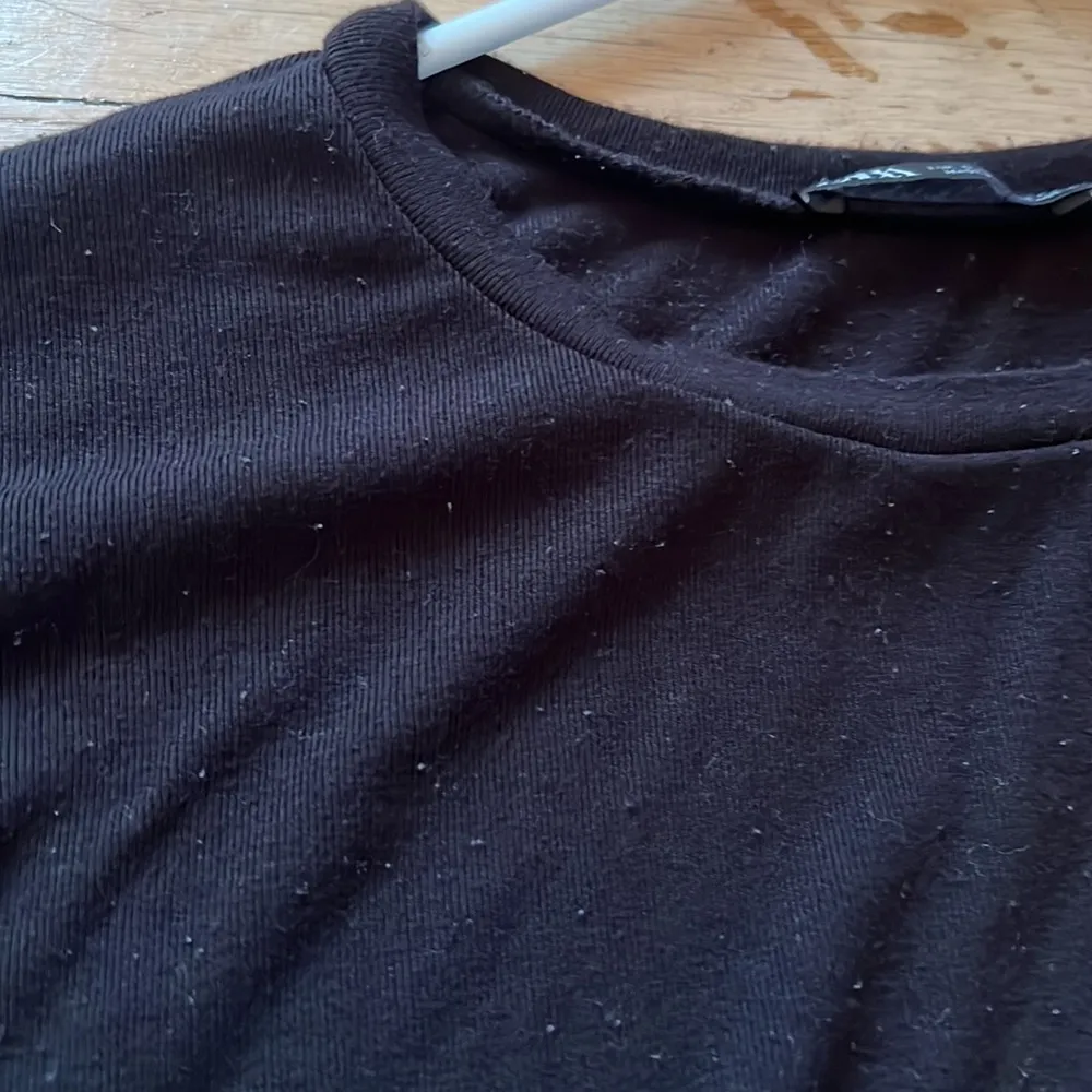 Zara Super Soft Black Crop Top Tee - Image 3