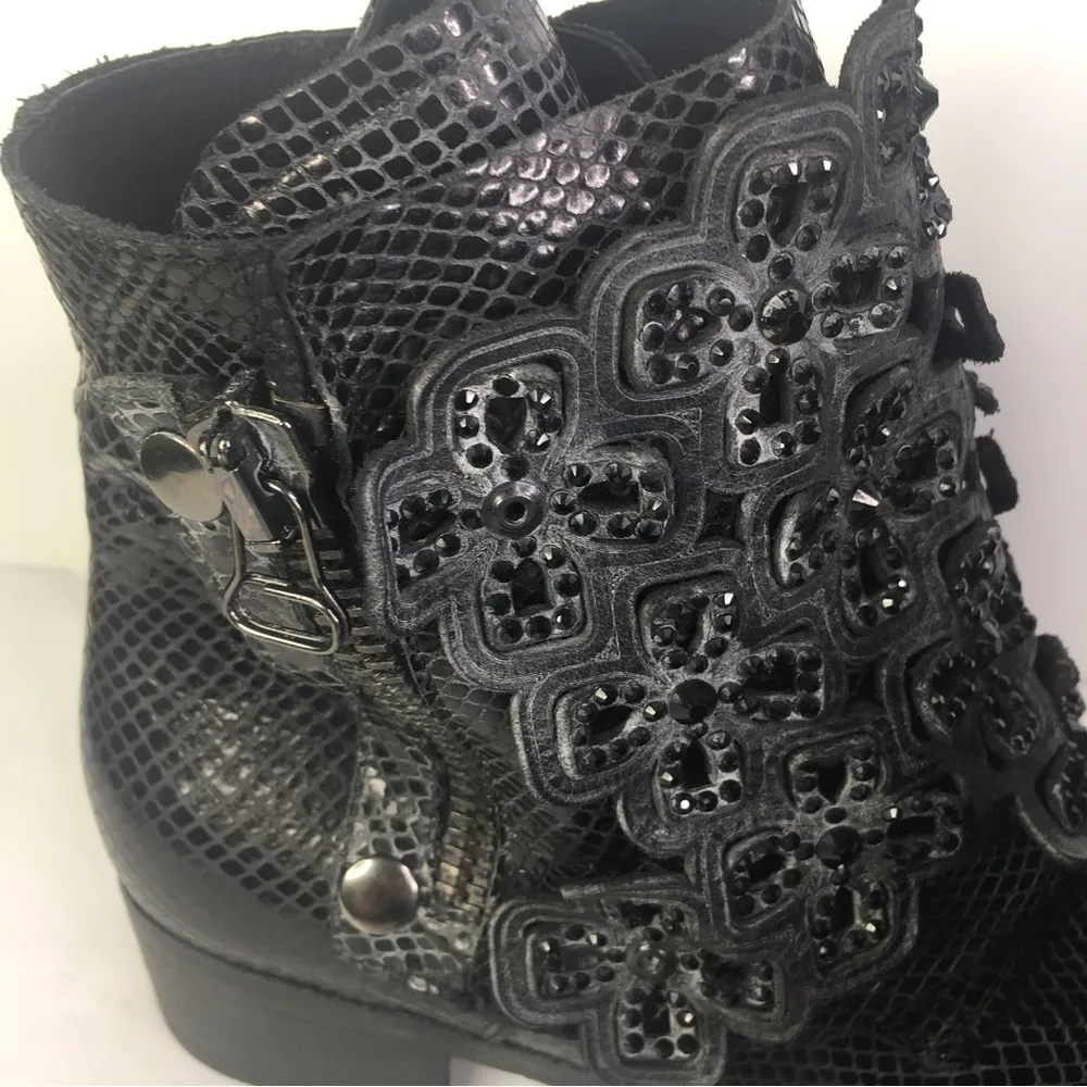 New Sheridan Mia Black Leather Floral Applique Ankle Boots Women's 37/7 Snake - Image 2