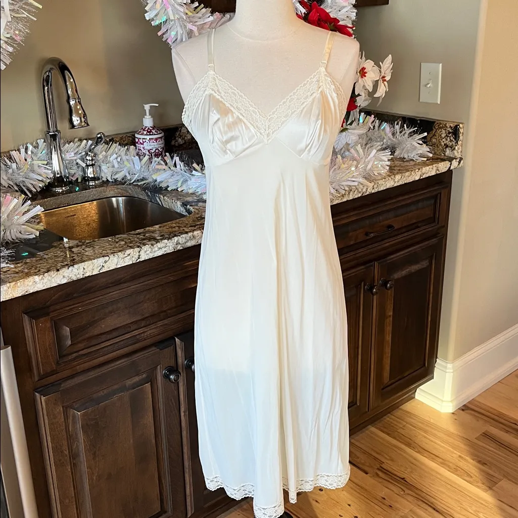 Vintage Vanity Fair Full Slip Midi Beige - Image 5