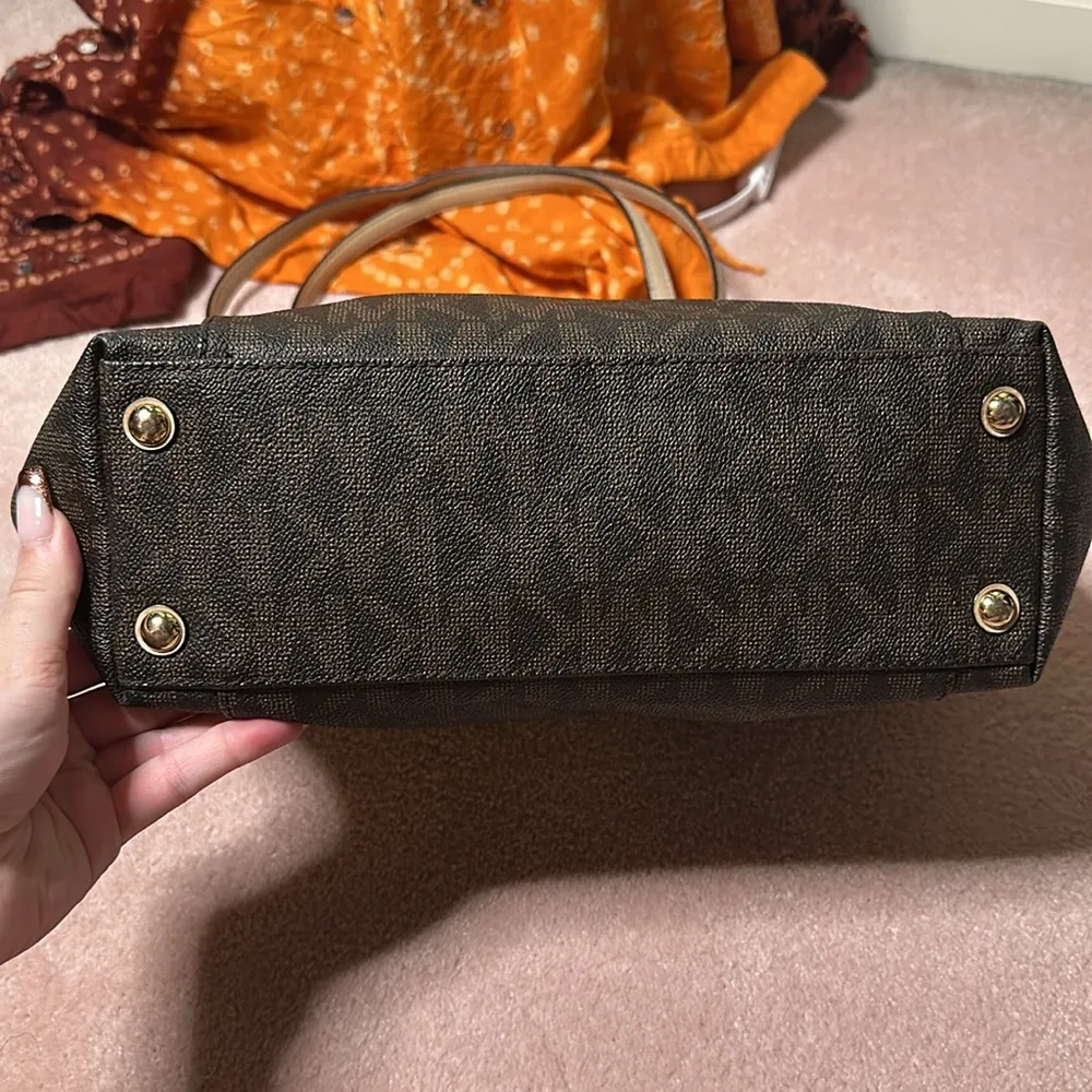 Michael Kors Jet Set East West Signature Zip Tote Bag - Image 8