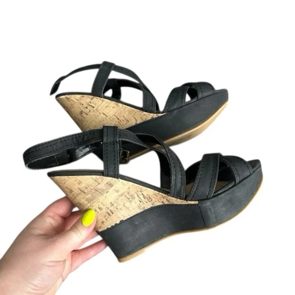 Call it spring  Black and Tan Wedge Sandals - Image 2