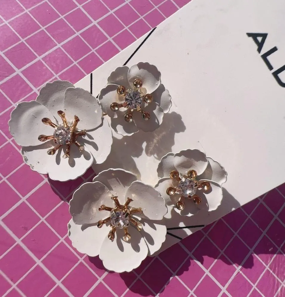 Aldo white flowers drops earrings - Image 2