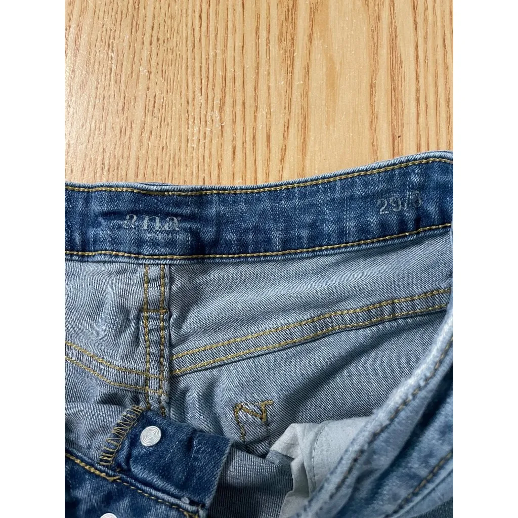 B6 Womens ana Stretchy Jean Shorts Distressed Button Fly Blue size 29/8 - Image 4