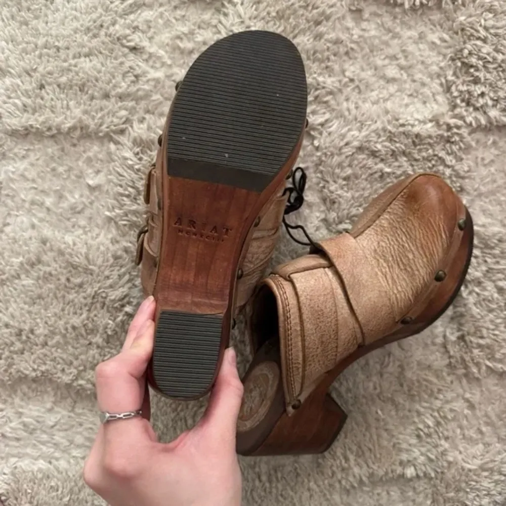 Ariat  Bridlespur Mule Clogs - Image 5