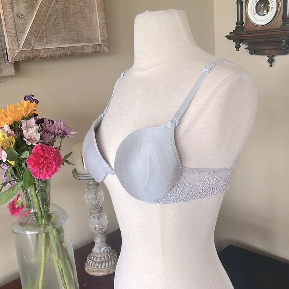 Elegant Gray Women's Lacey Bra Size undefined - Image 5