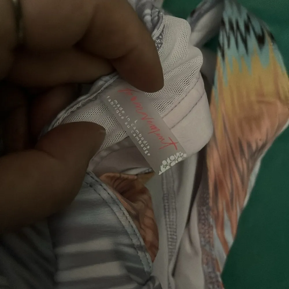 Free People Kindred Spirit Printed Tank Misty Plum
Sunspace Combo size large NWT - Image 8