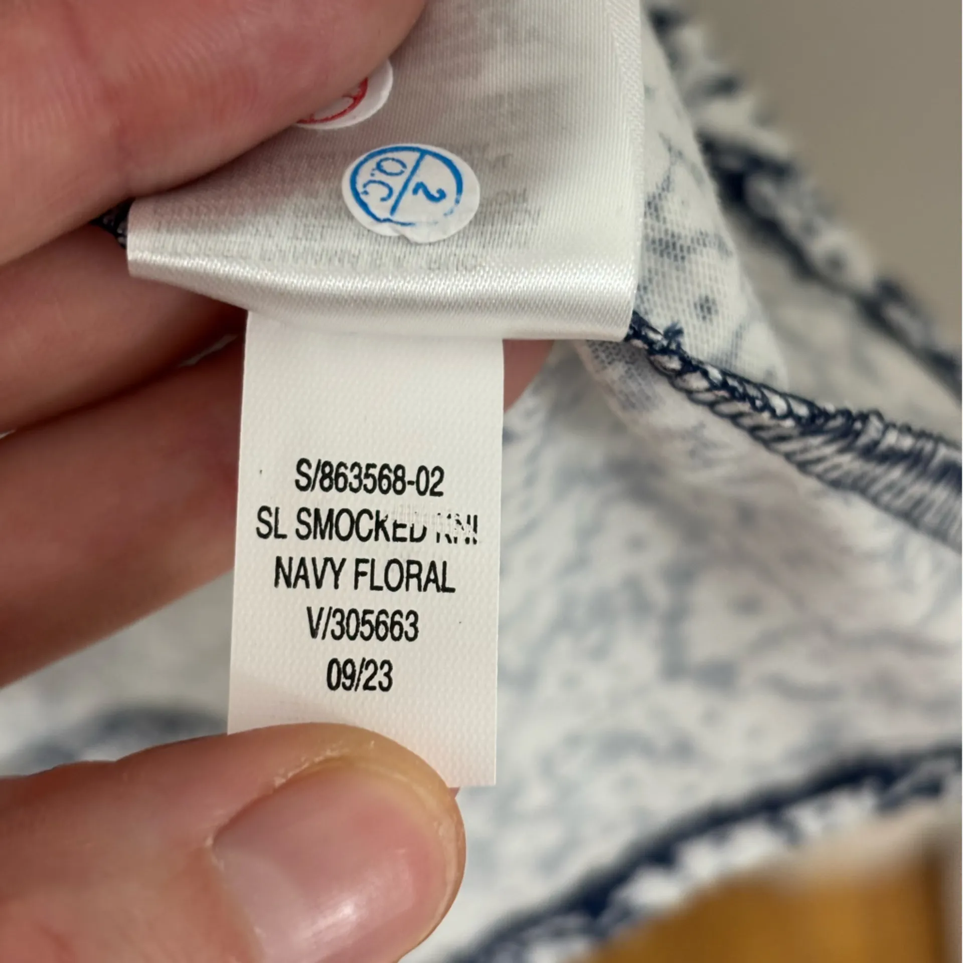 Old Navy Fit & Flare Smocked Midi Dress in Navy and White Microfloral - Size S - Image 7