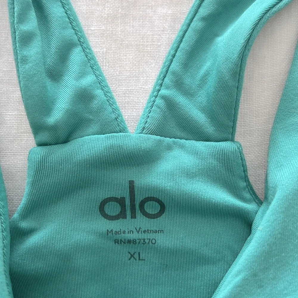 Alo Yoga Airbrush Real Bra Tank in Ocean Teal Size XL $70 - Image 7