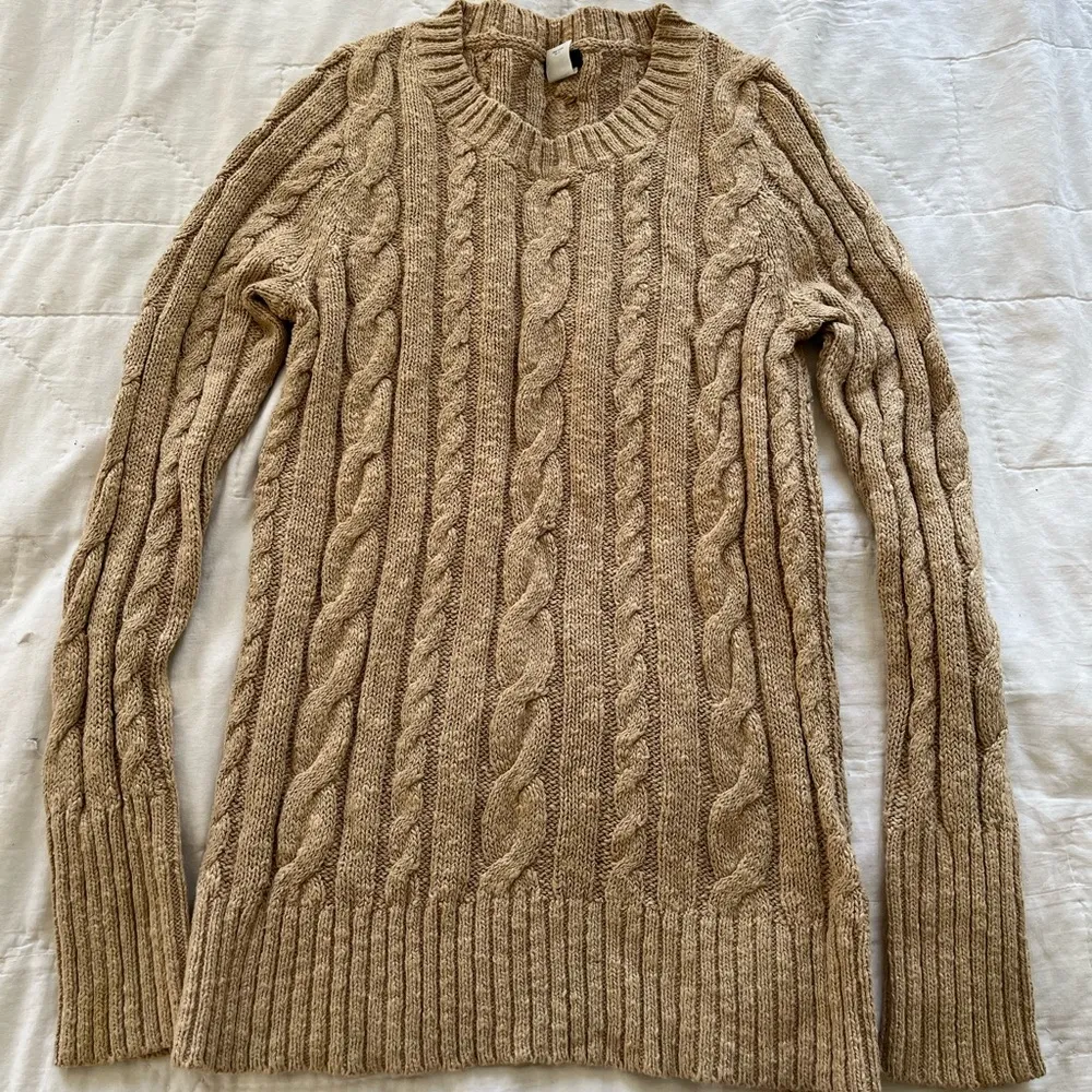 Fall essential: j crew classic tan crew neck knit sweater - Image 4