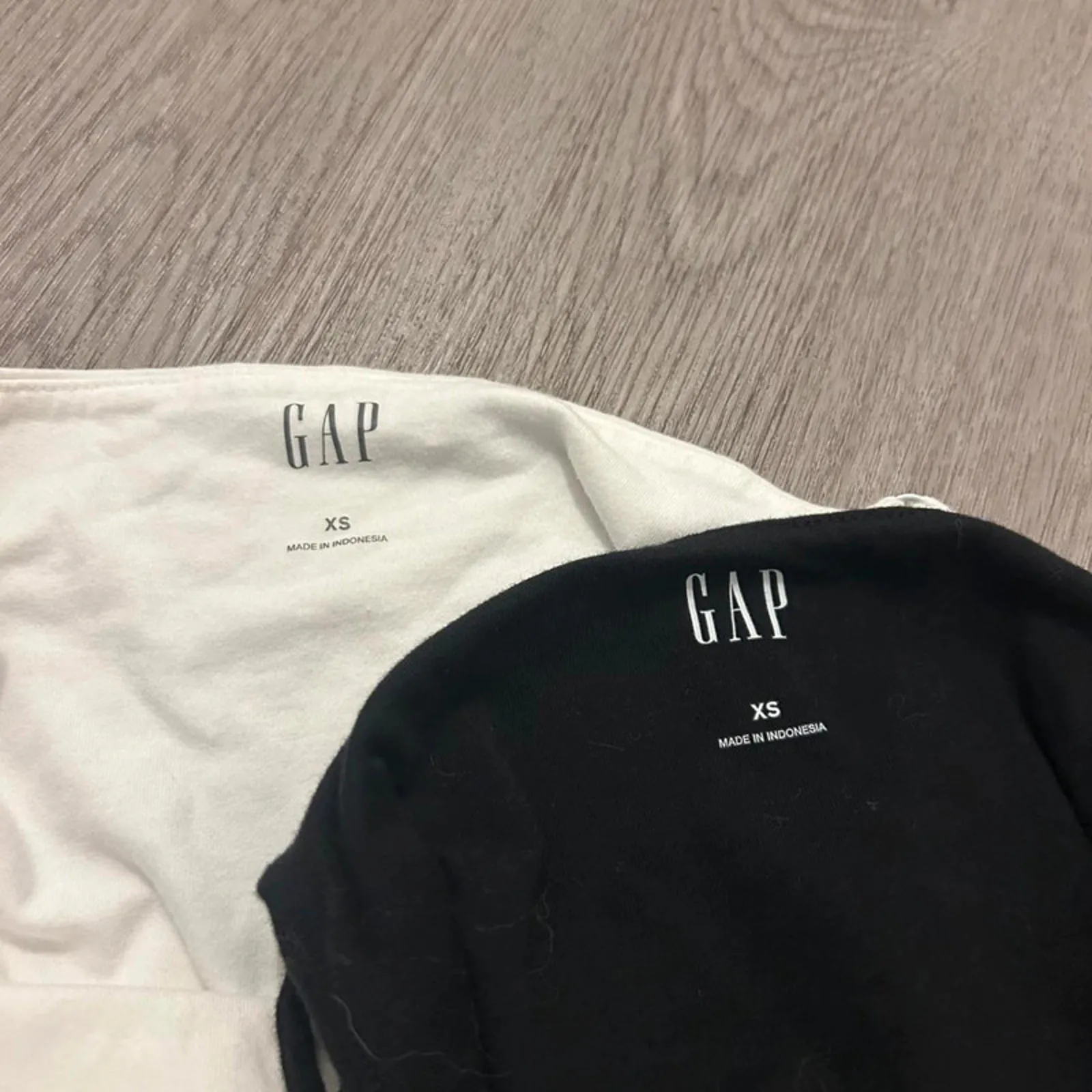 Two pack gap bodysuits - Image 5