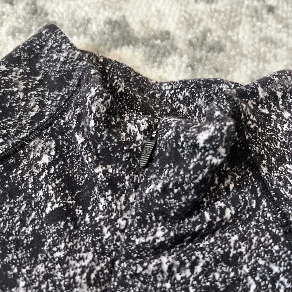 Lululemon Outrun the Elements 1/2 Zip - Image 10