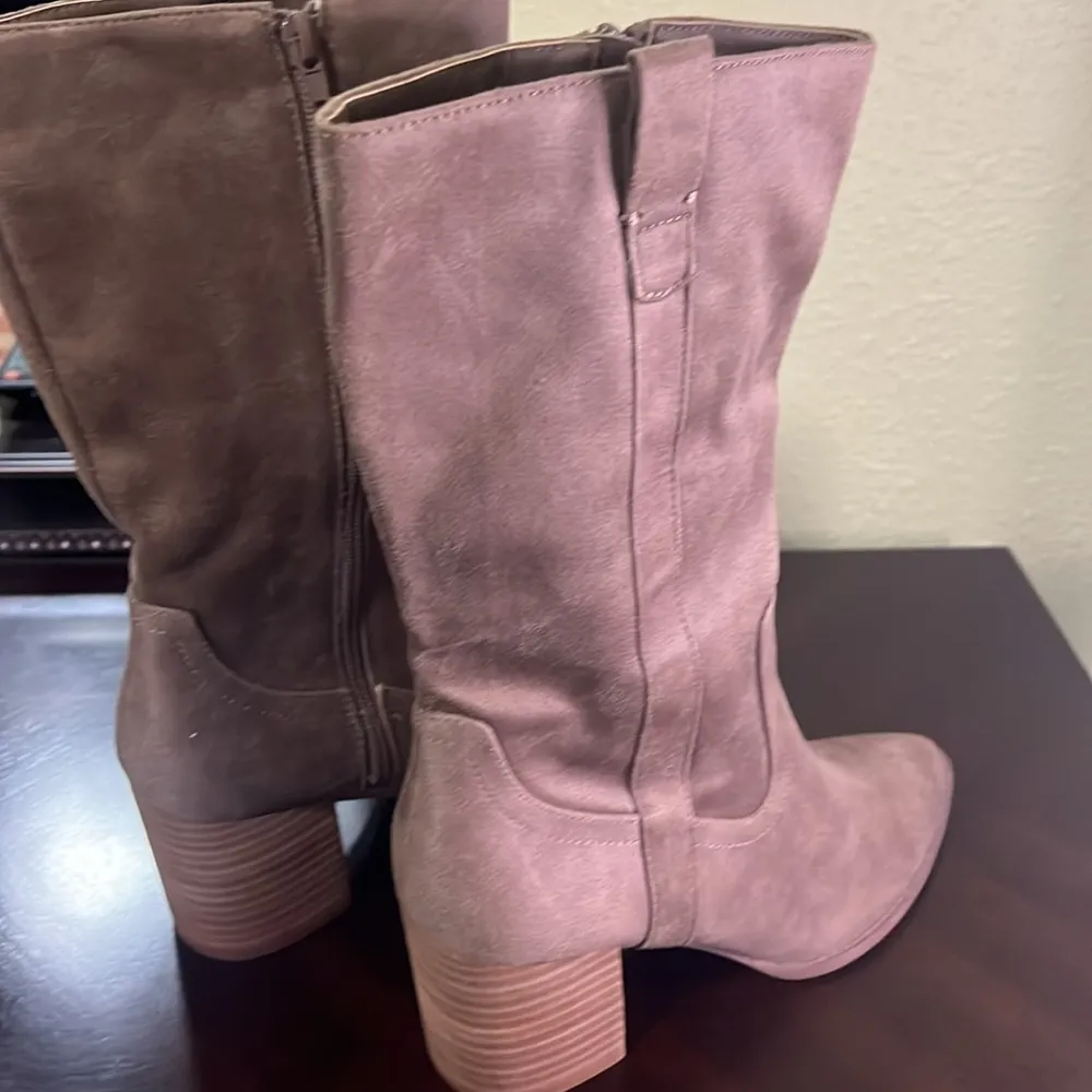 Ladies mid length boots Size 8M by Dolce Vita. - Image 3
