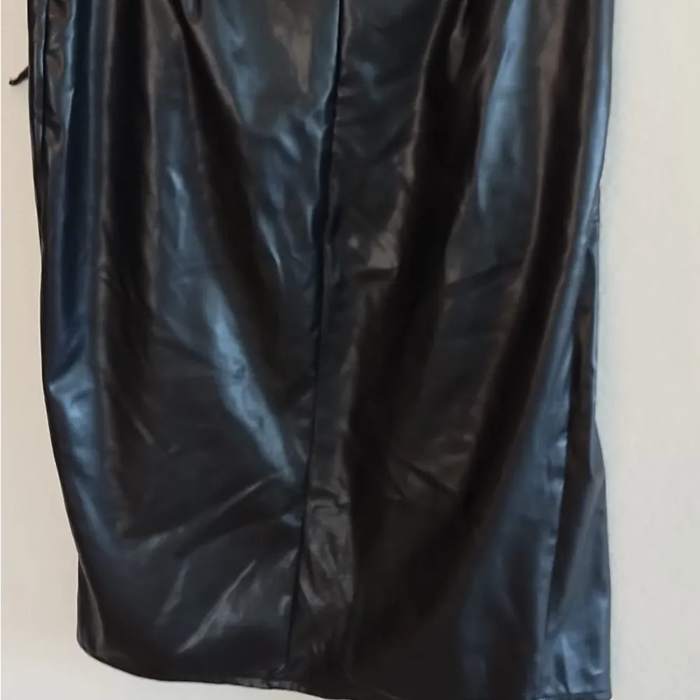 Liumilac Women'S Pu Leather Strappy Side Detail Skirt Size XL - Image 3