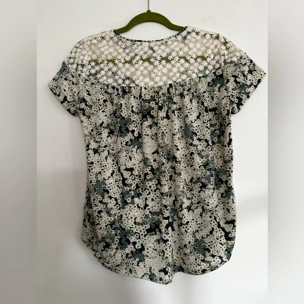 LC Lauren Conrad Top with Daisy White Lace Yoke. Mini Floral Print. Soft, Flowy. - Image 11