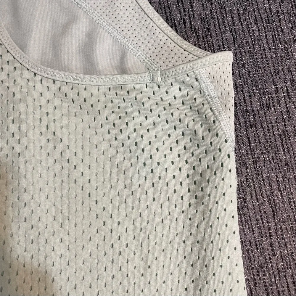 Nike Pro HyperCool Women’s Tank Top - Image 9