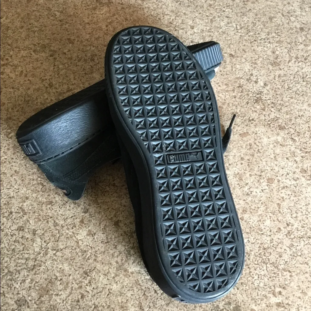 PUMA sneakers-nice and comfy🌟⭐️🌟 - Image 10