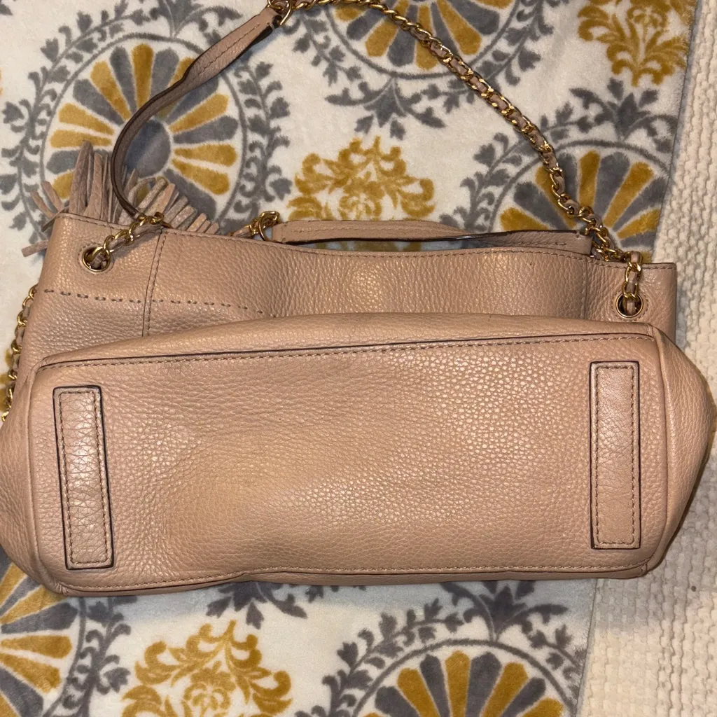Tory Burch  Beige Leather Shoulder Bag with Gold Chain - Image 5