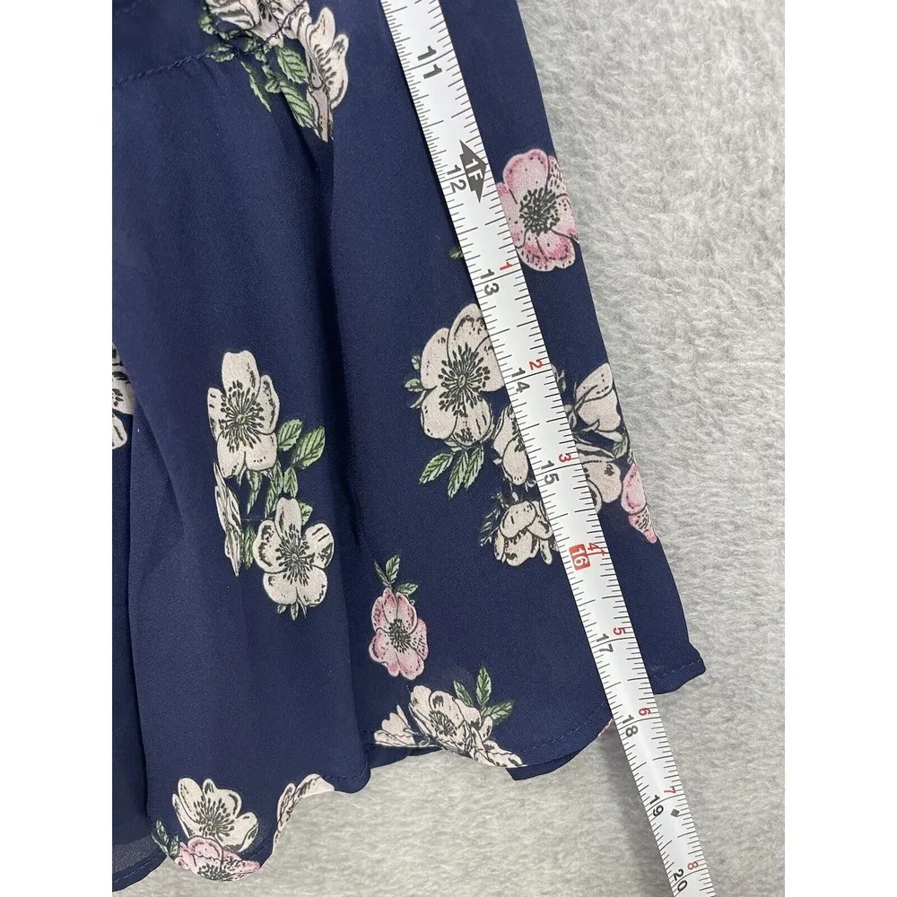 Cupcakes & Cashmere Women's Blouse Blue Floral Size XS Bell Sleeve V Neck - Image 6