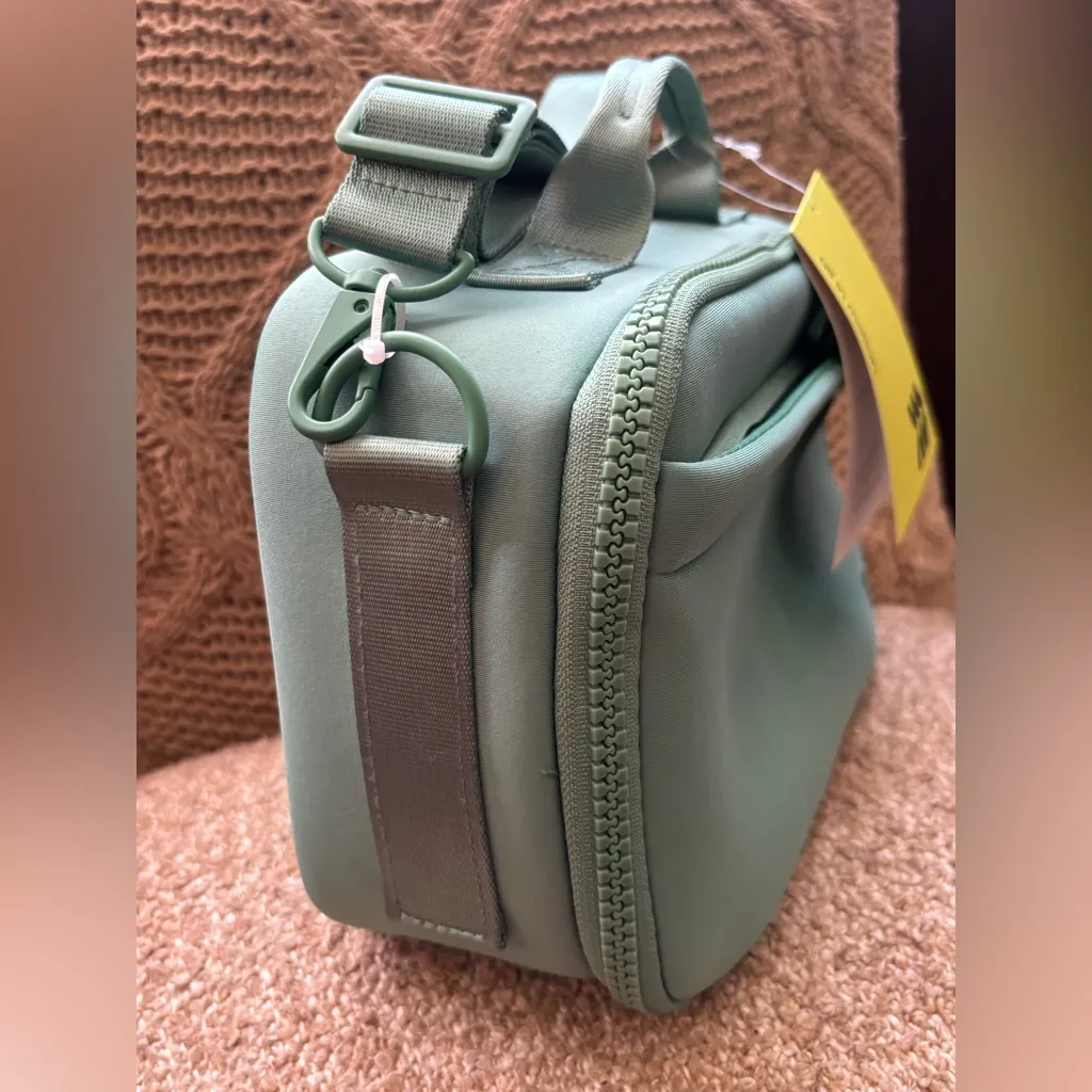 💚💚NWT Green Crossbody Bag lunch 🥪💚💚 - Image 9