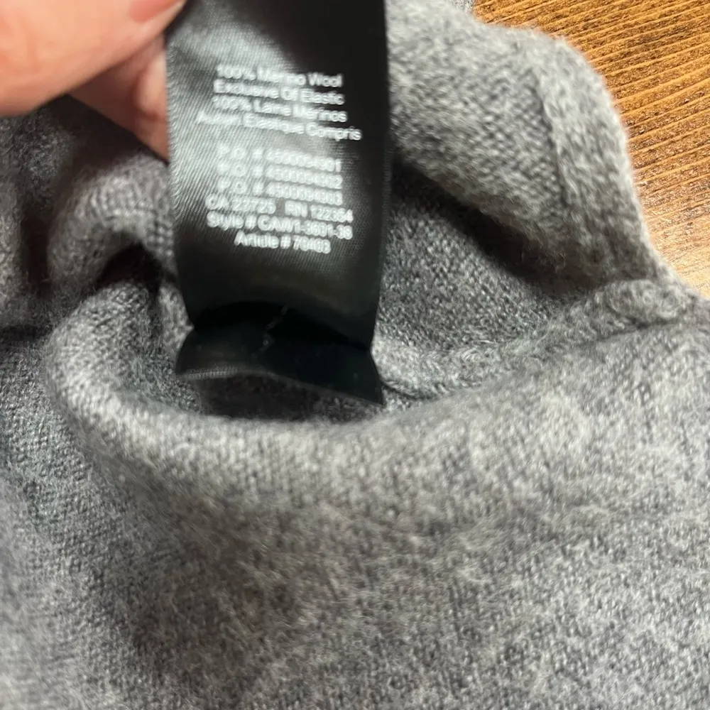 Aritzia Babaton gray crewneck sweater - Image 4