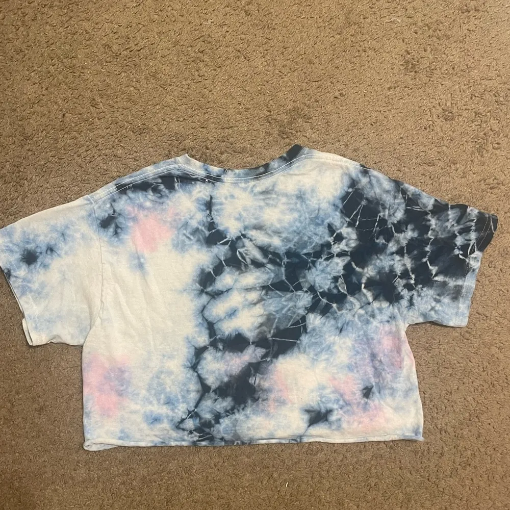 Forever 21 Pink Floyd cropped tee shirt - Image 2