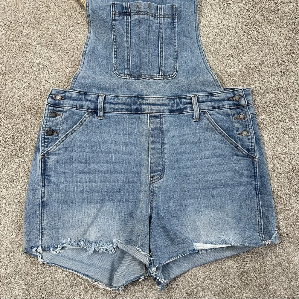 Judy Blue Women’s Overalls Shorts Denim Cut-Off in Light Wash Size 2XL - Image 5