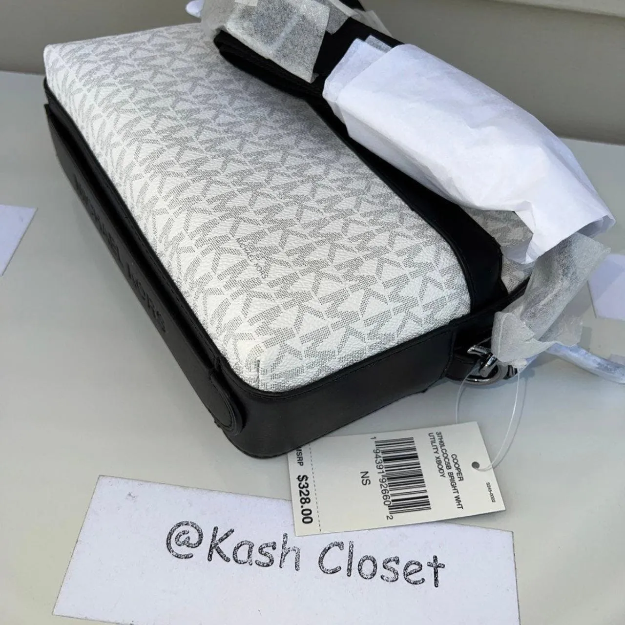 Michael Kors Bright White Cooper Unisex Utility Bag - Image 5