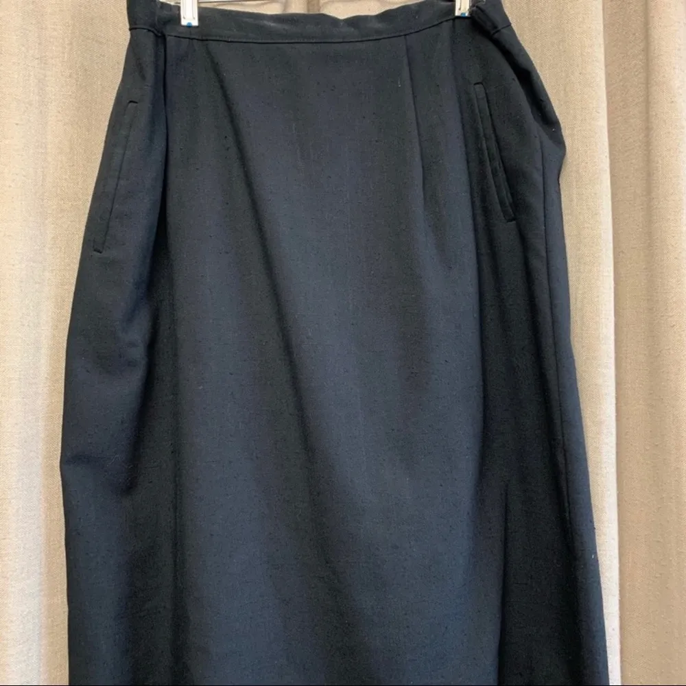 Black zip up skirt Size 20W - Image 2