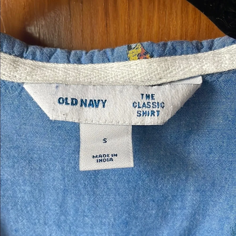Old Navy “The Classic Shirt” Button-Up Shirt Chambray with Printed Parrots - Image 2