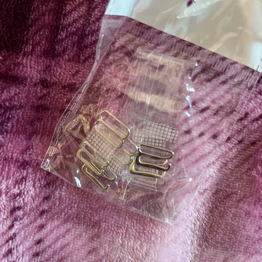 White Lace Strapless Bra Size undefined - Image 4