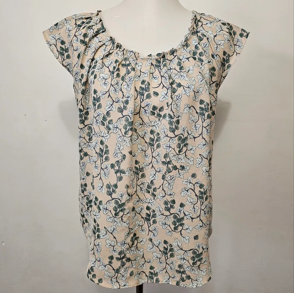 LC Lauren Conrad Blush Floral Pleated Tie Back Blouse Size Medium - Image 2