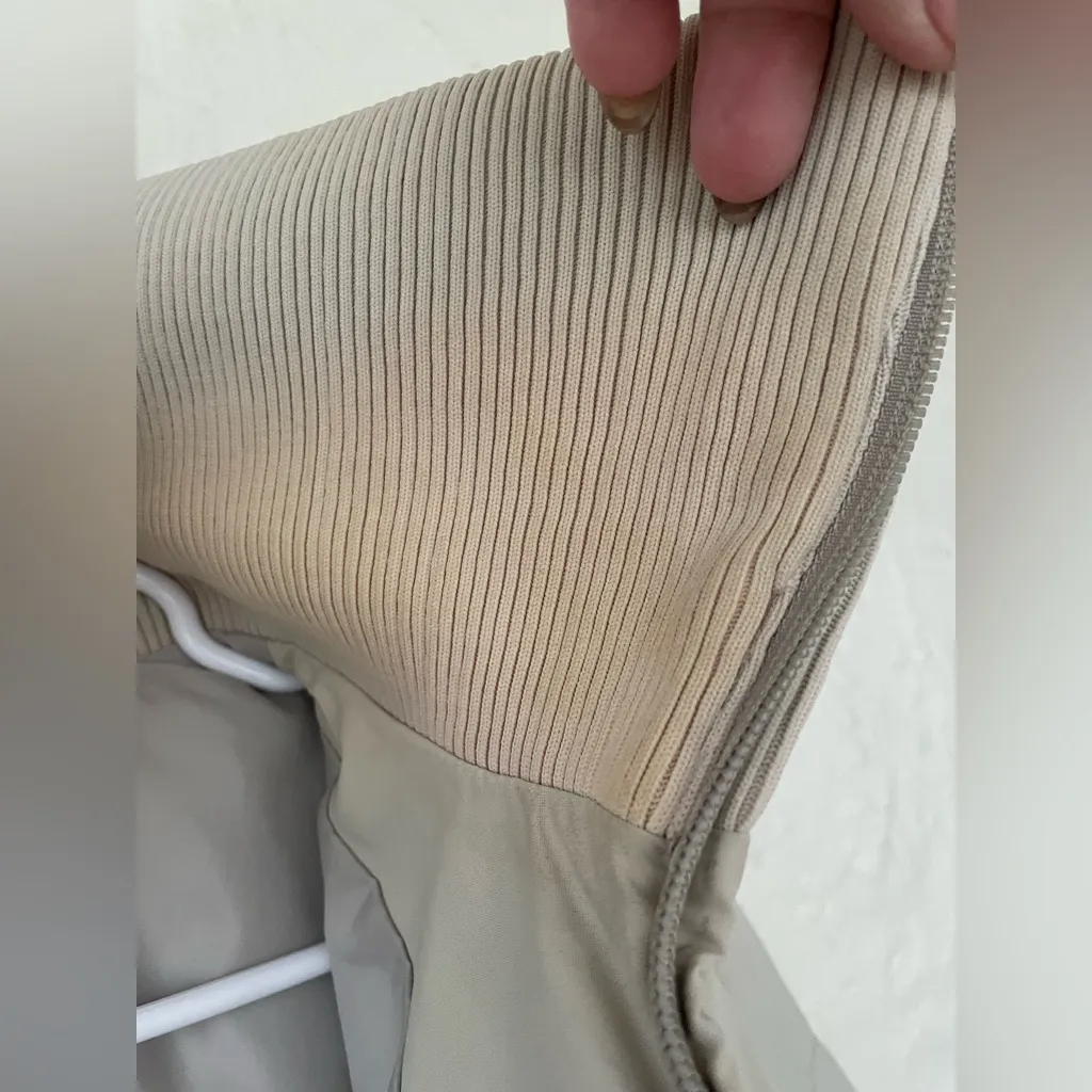 Gap Jacket Womens Cream waterfowl Down Filled Insulated Quilted Puffer; size M - Image 8