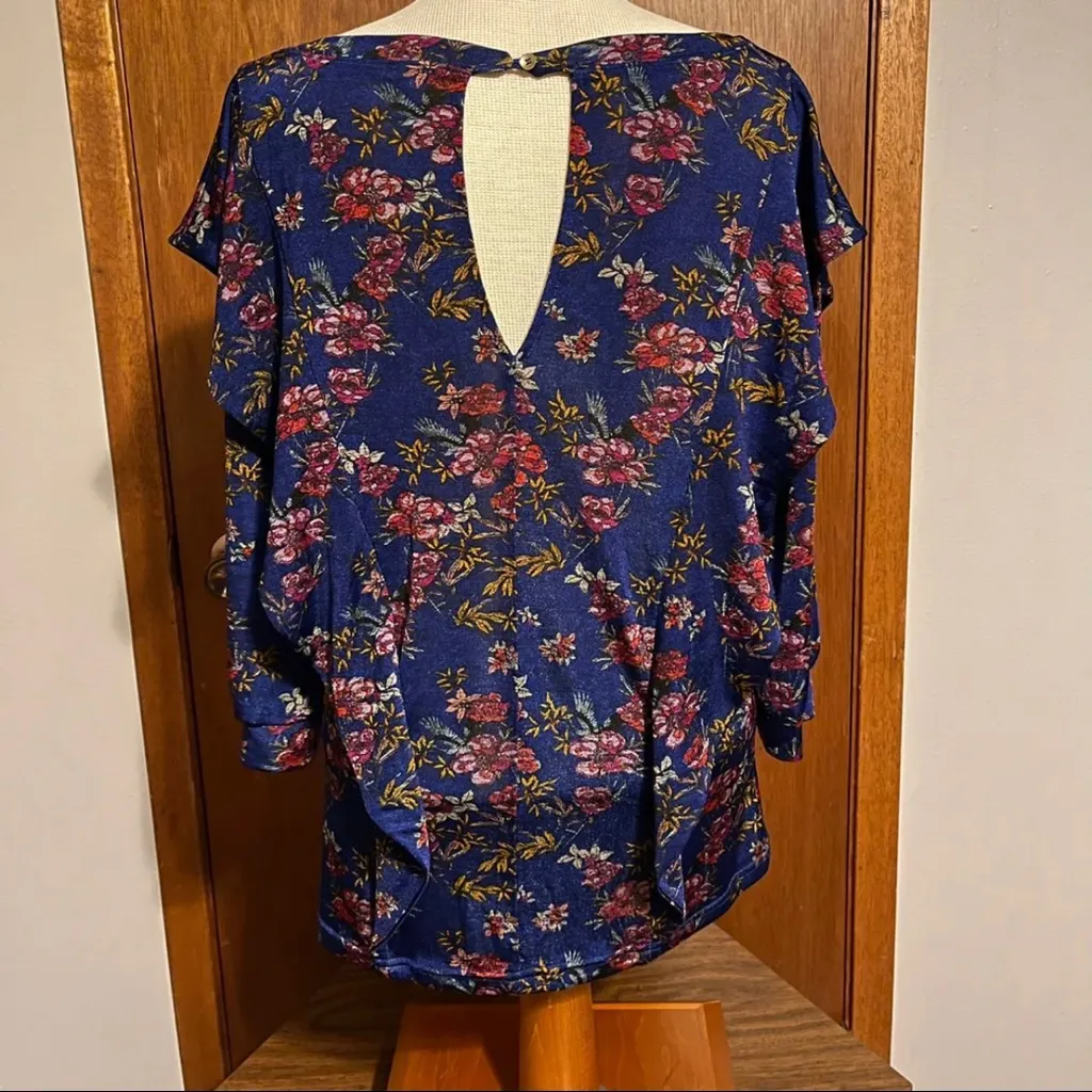 Free People Woman's Dock Street Navy Blue Floral Ruffle Blouse Size Medium - Image 7