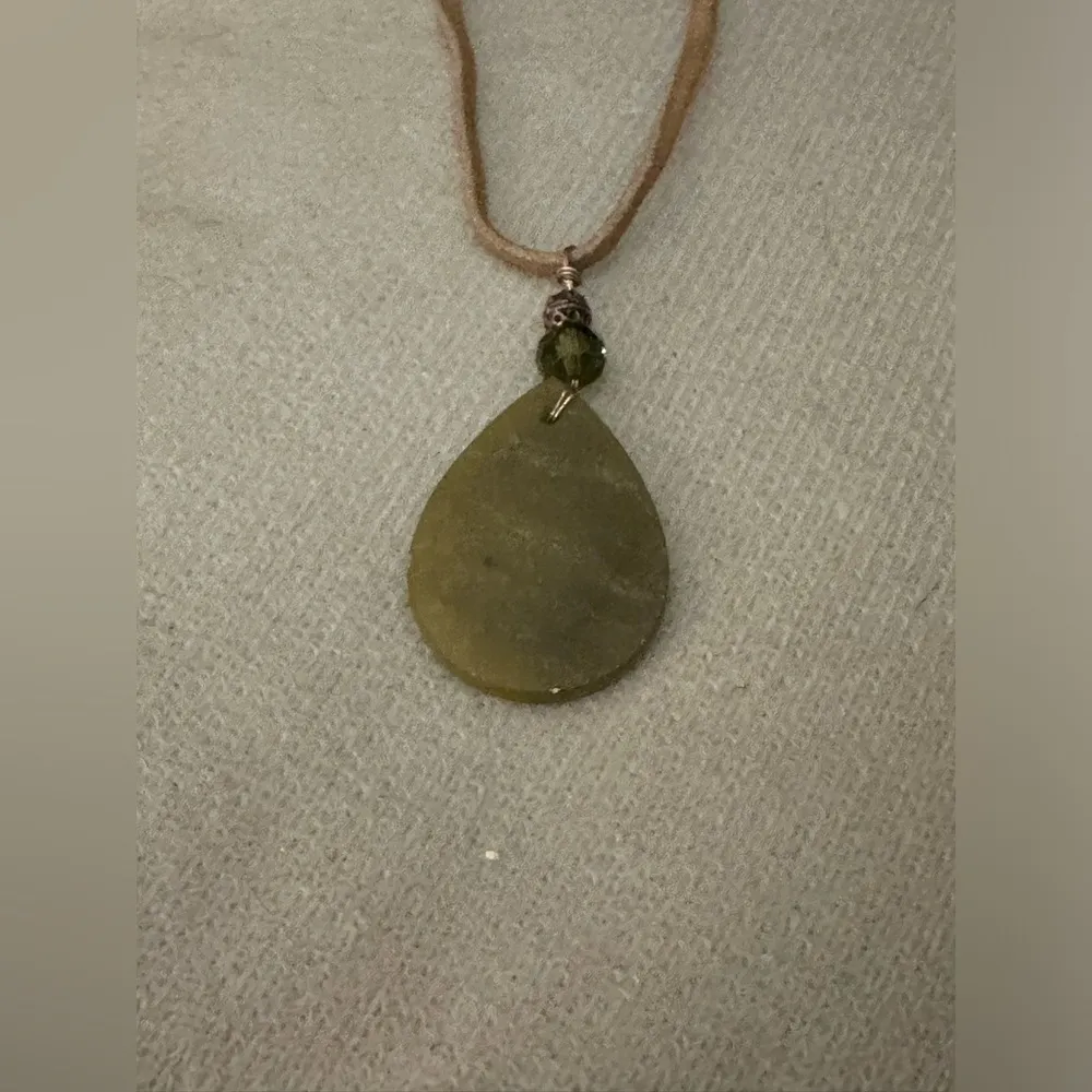 Vintage Leather Teardrop Necklace Brown - Image 3