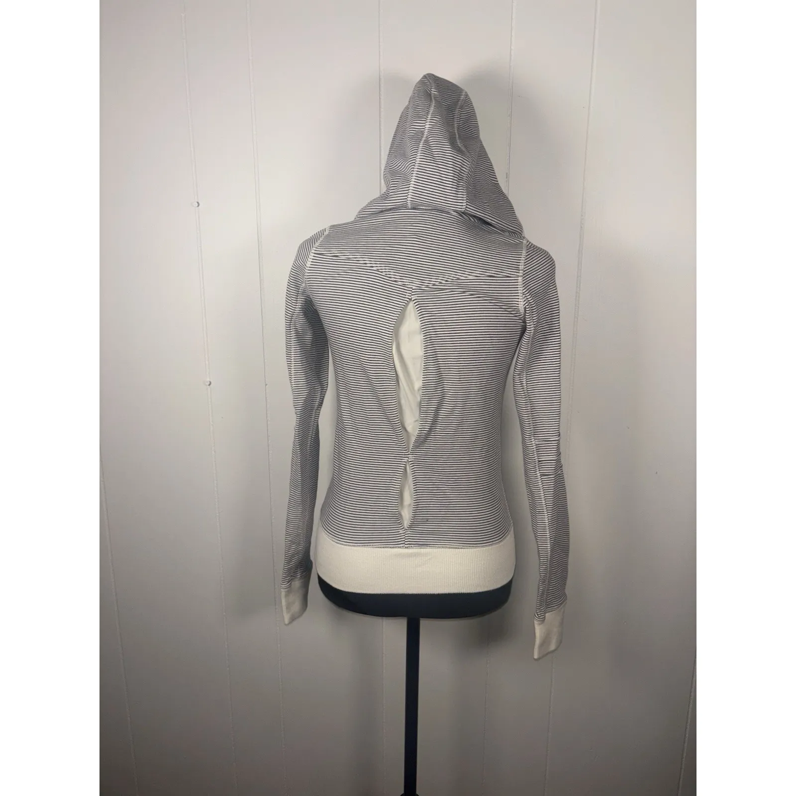 Lululemon Bliss Break Hoodie size 2 French Terry Stretch Yoga Gym Lounge ** - Image 2
