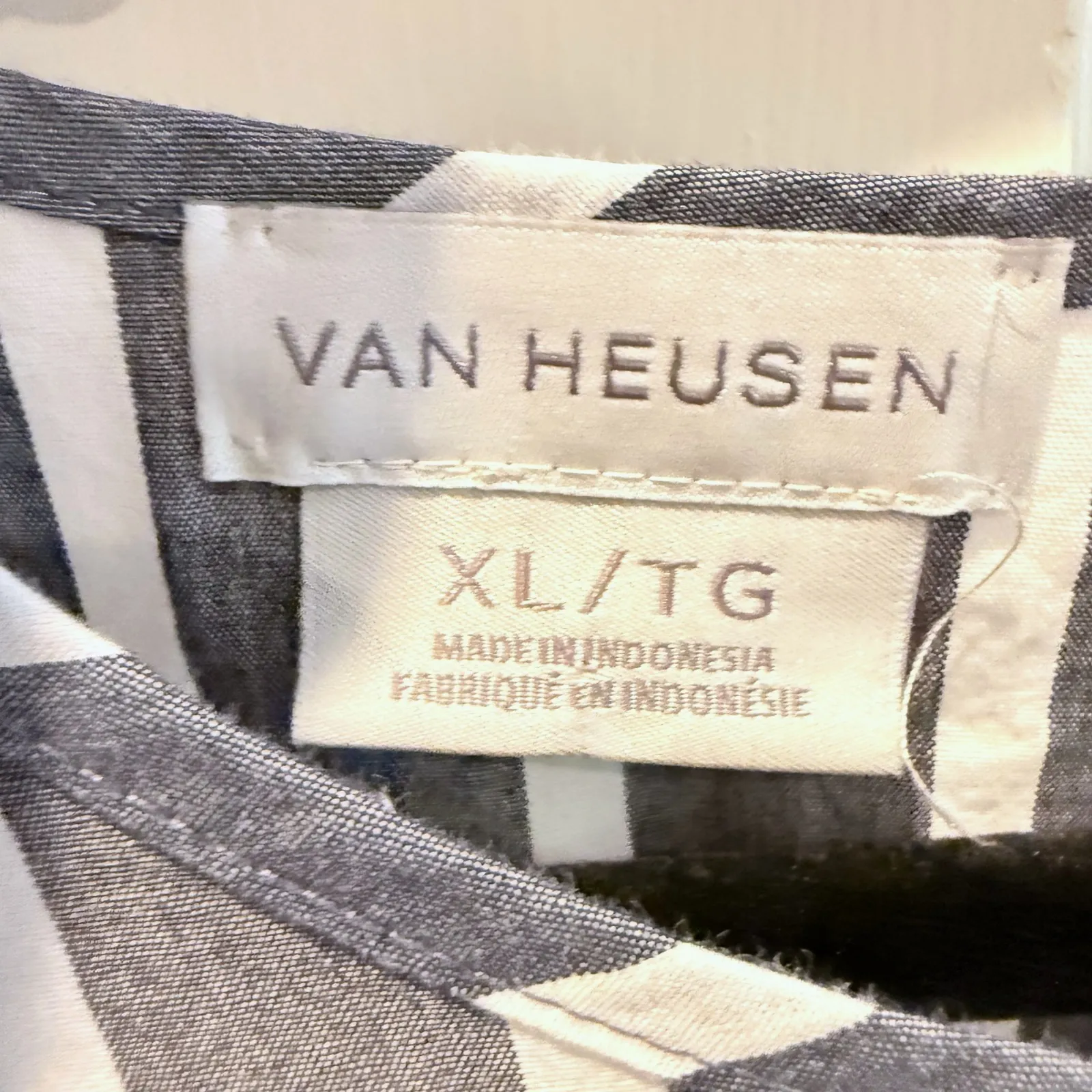 Van Heusen Gray White Striped Long Sleeve Tie Cuff Blouse Top  Womens XL - Image 5
