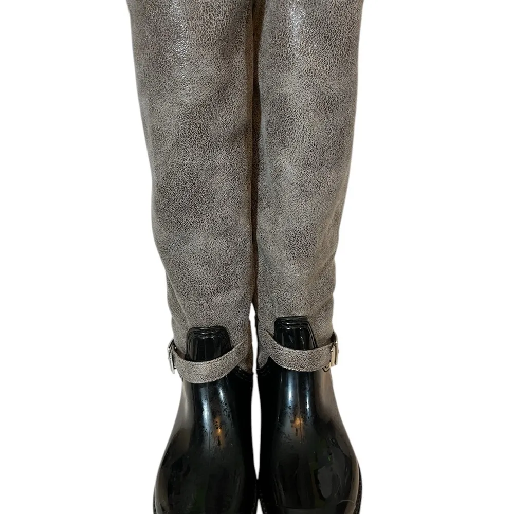 BAMBOO 7.5 STORMY-13 MID CALF FAUX FUR LINED ZIP UP  RAIN BOOT
PREOWNED LIKE NEW - Image 2