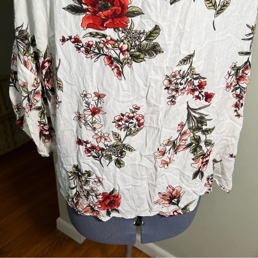 M. Fasis Button Front Tie Front Blouse White Red Floral Size 3X - Image 11