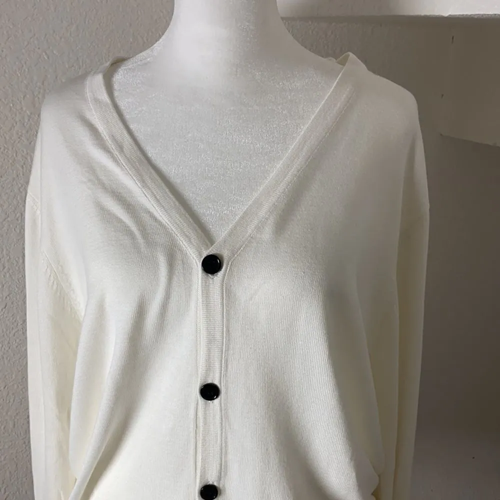 Women’s White V - Image 2