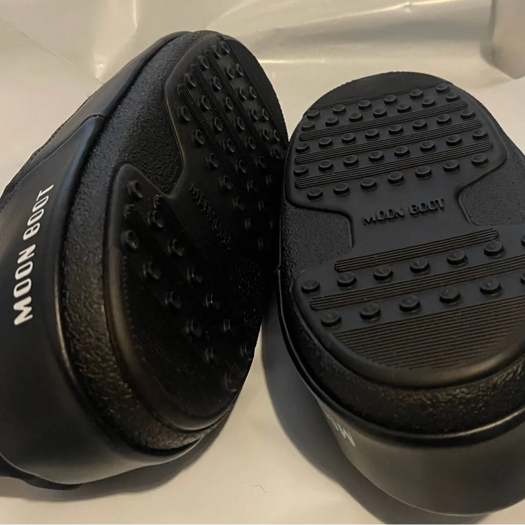 Moon Boot Black Mules NWOT Size undefined - Image 7