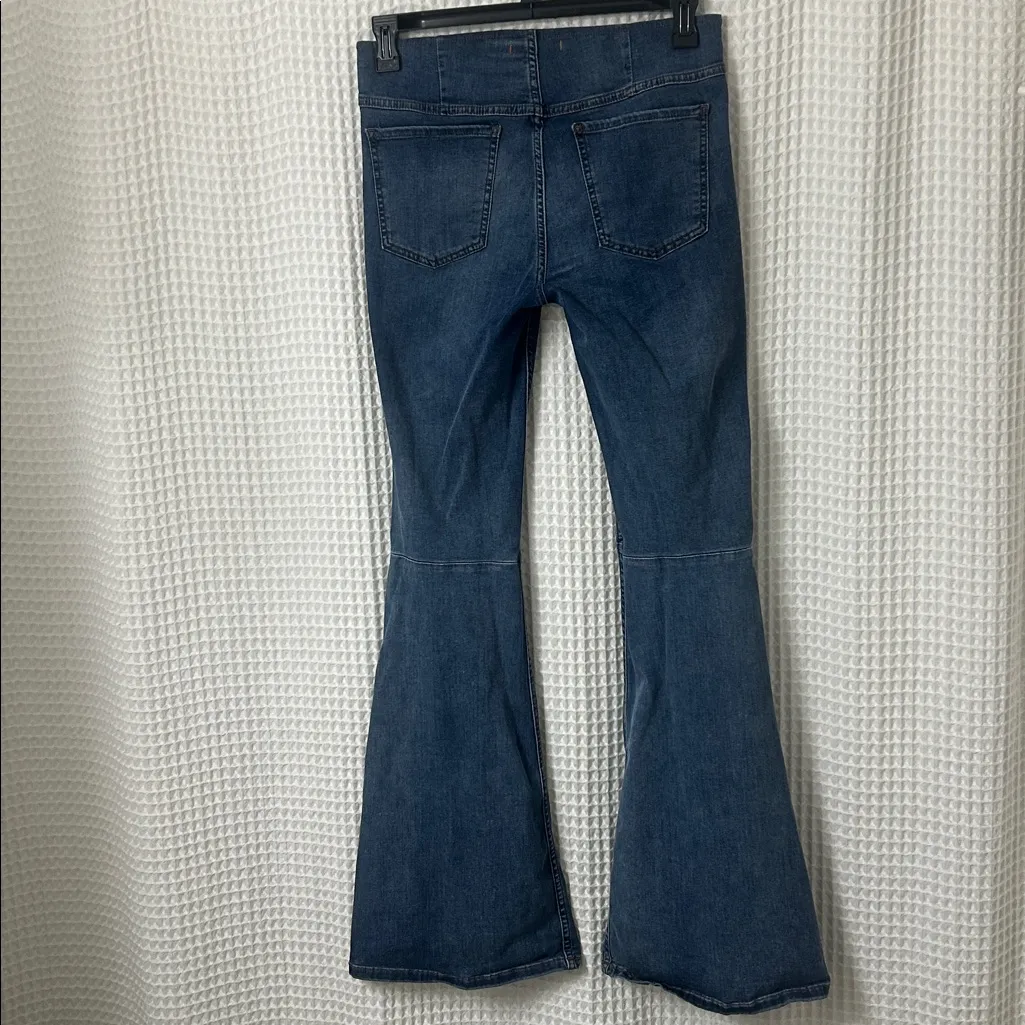 Free People Penny Pull-On Flare Jeans Elastic Waist Size 31 - Image 8