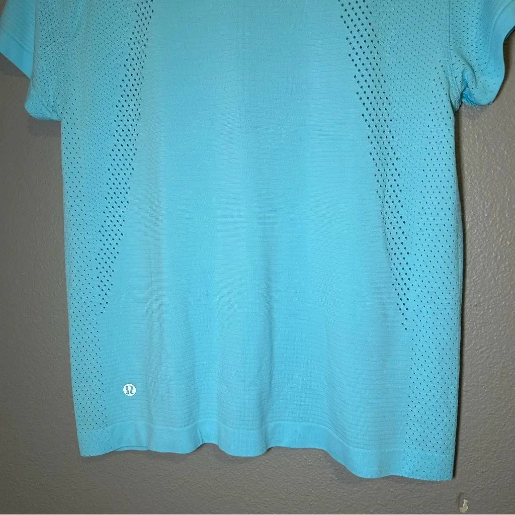 Lululemon Train To Be Cyan Blue Short Sleeve Shirt Women’s Size Small 6 - Image 9