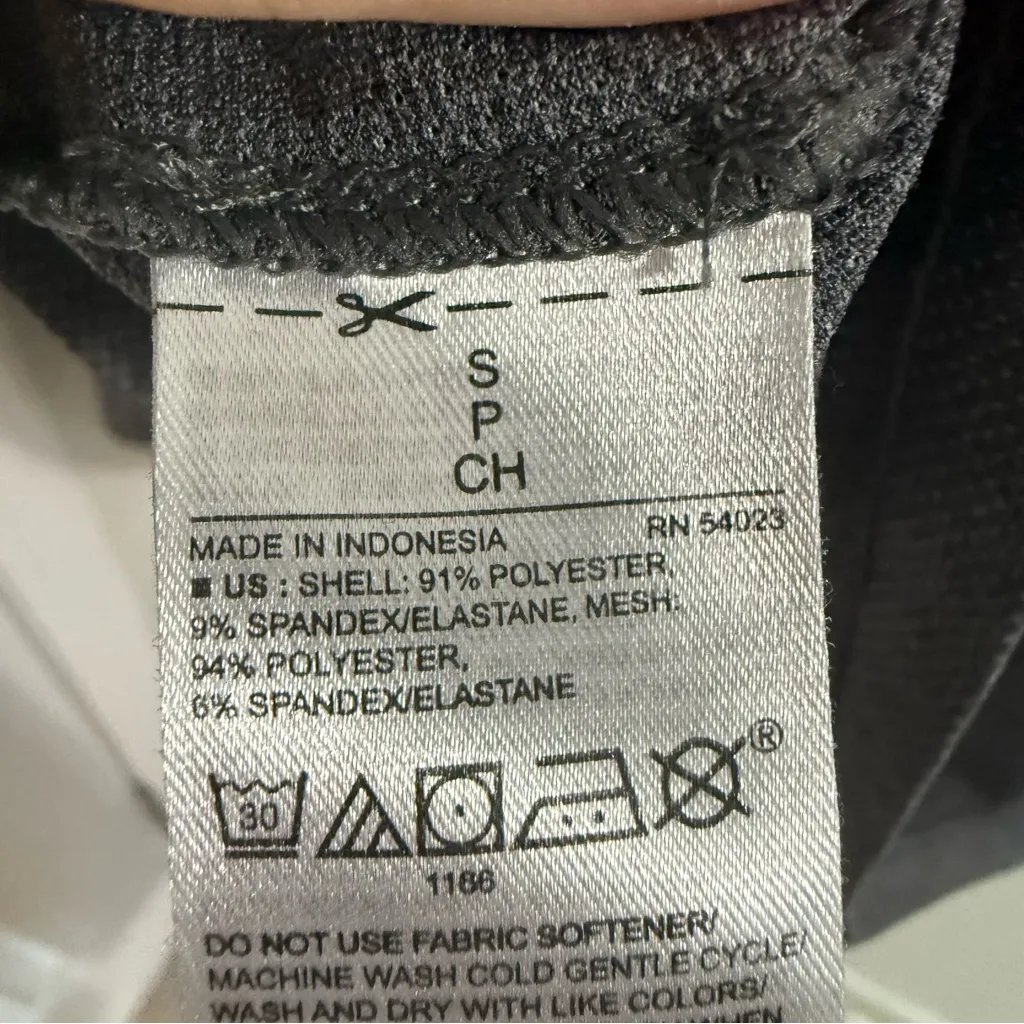 Old Navy Active Go Dry Gray Long Sleeve Top with Thumbholes Small - Image 6