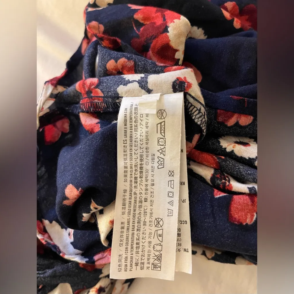 Hollister Blue 
Fit and Flare Midi Dress V-Neck Sleeveless - Image 12