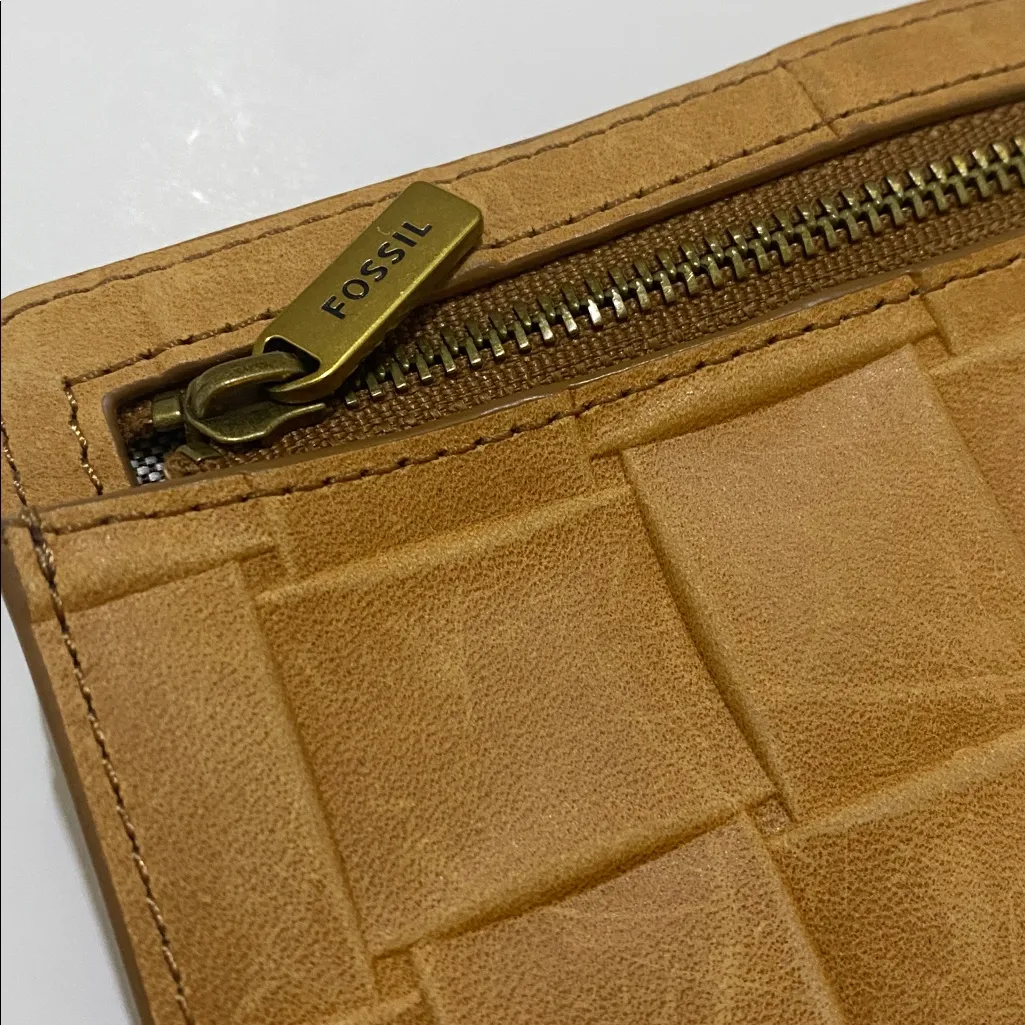 Fossil Brown Woven Leather Clutch/Wallet - Image 3