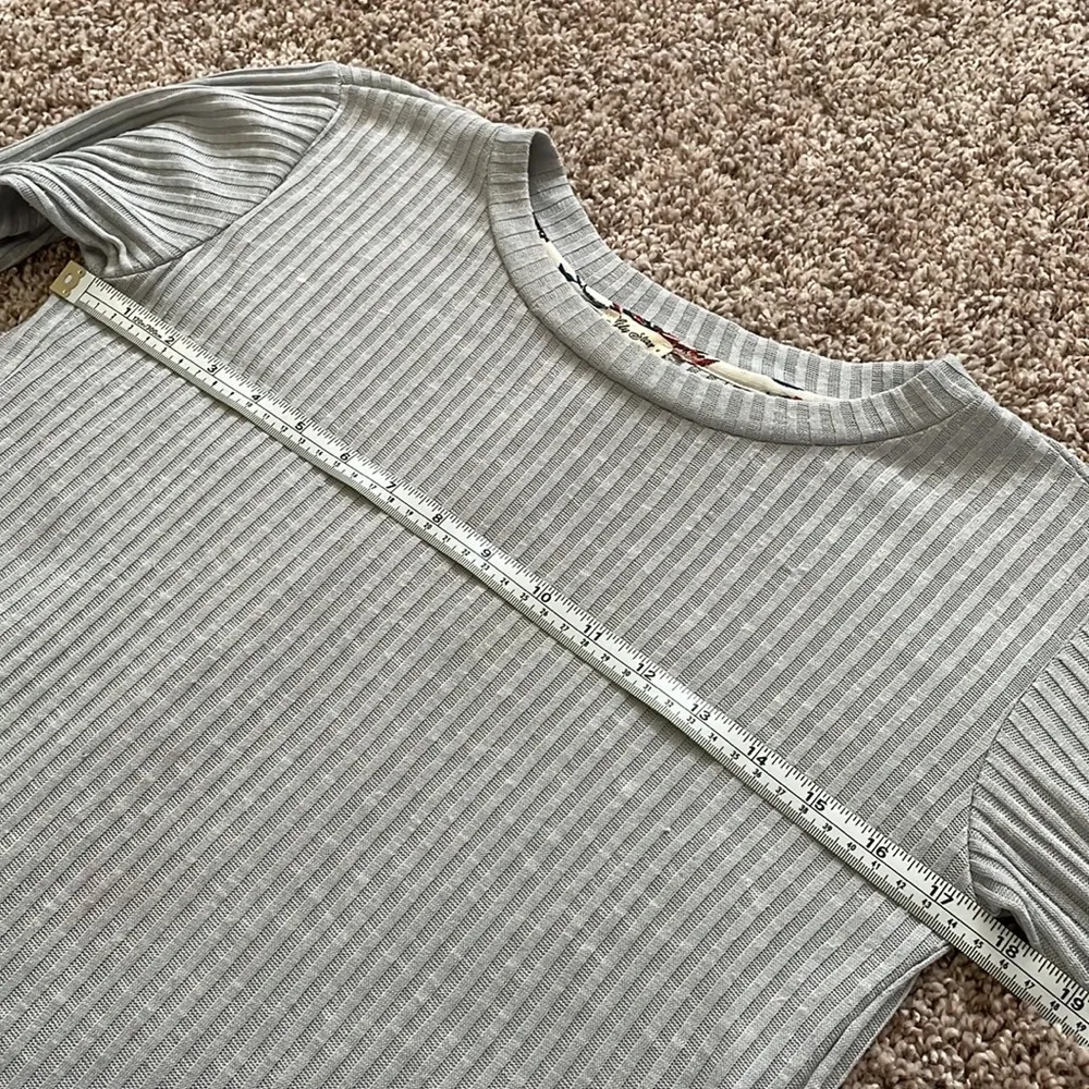 Lily Star | gray ribbed top size small - Image 9